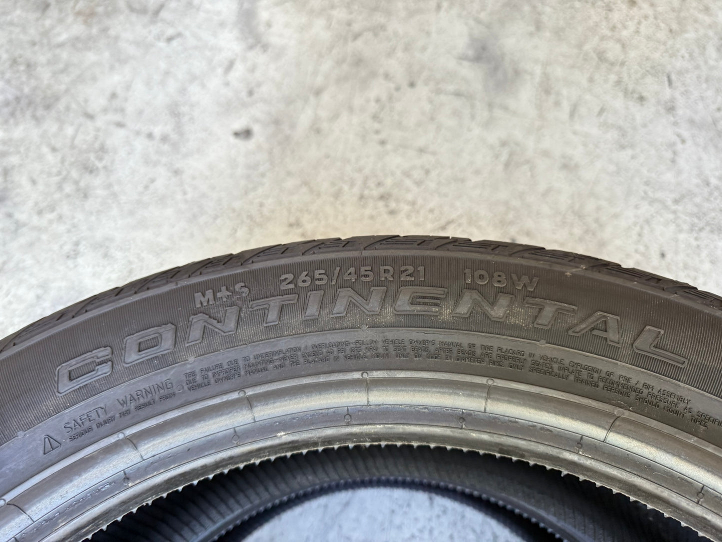 Usato: 2 Gomme 265/45R21 108W XL Continental Estive 80% residui