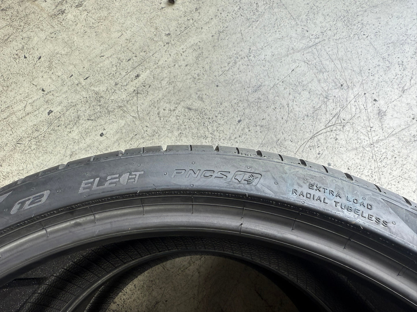 Usato: 2 Gomme 275/30ZR20 97Y XL Pirelli Estive 95% residui