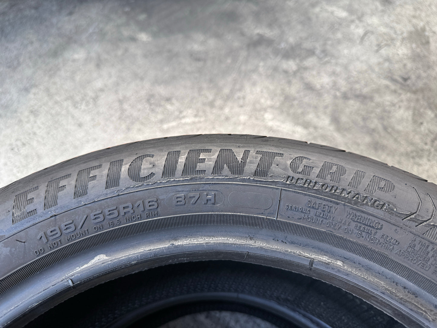 Usato: 2 Pneumatici Goodyear EfficientGrip Performance 195/55R16 87H Estivi 90% residui