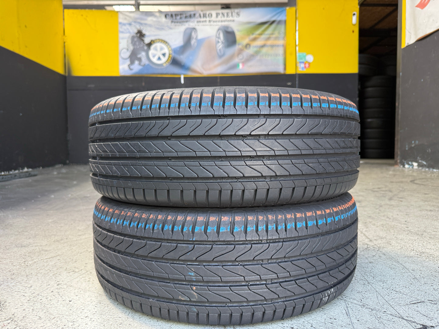 Usato: 2 Pneumatici Continental UltraContact 195/55R16 87V Estivi 90% residui