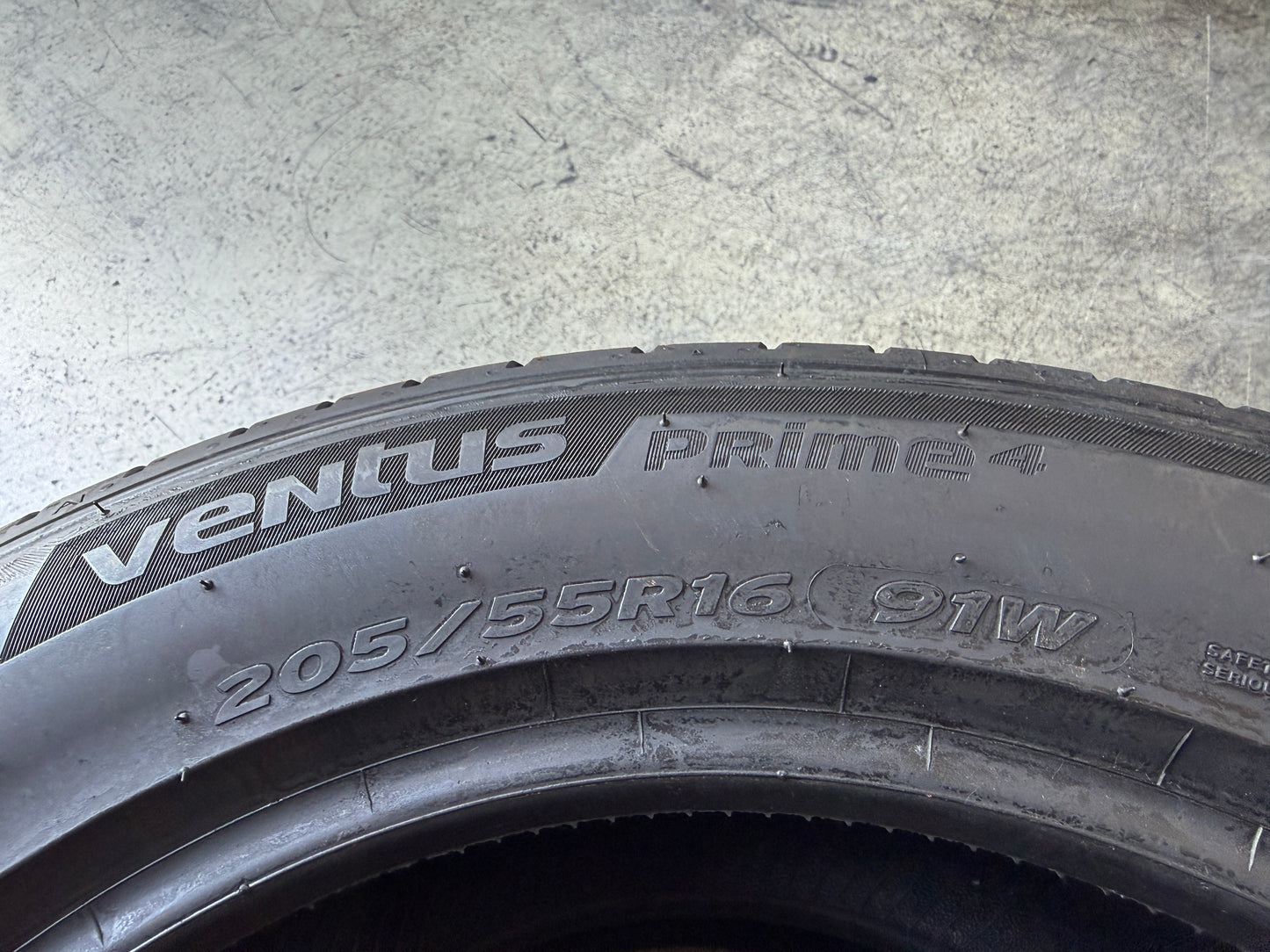Usato: 2 Pneumatici Hankook Ventus Prime 4 205/55R16 91W Estivi 98% residui