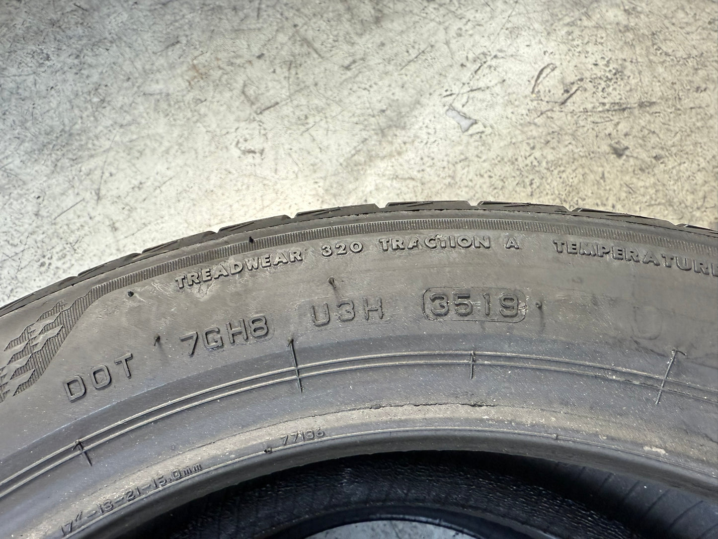Usato: 2 Gomme 225/45R17 94Y Bridgestone Estive 85% residui