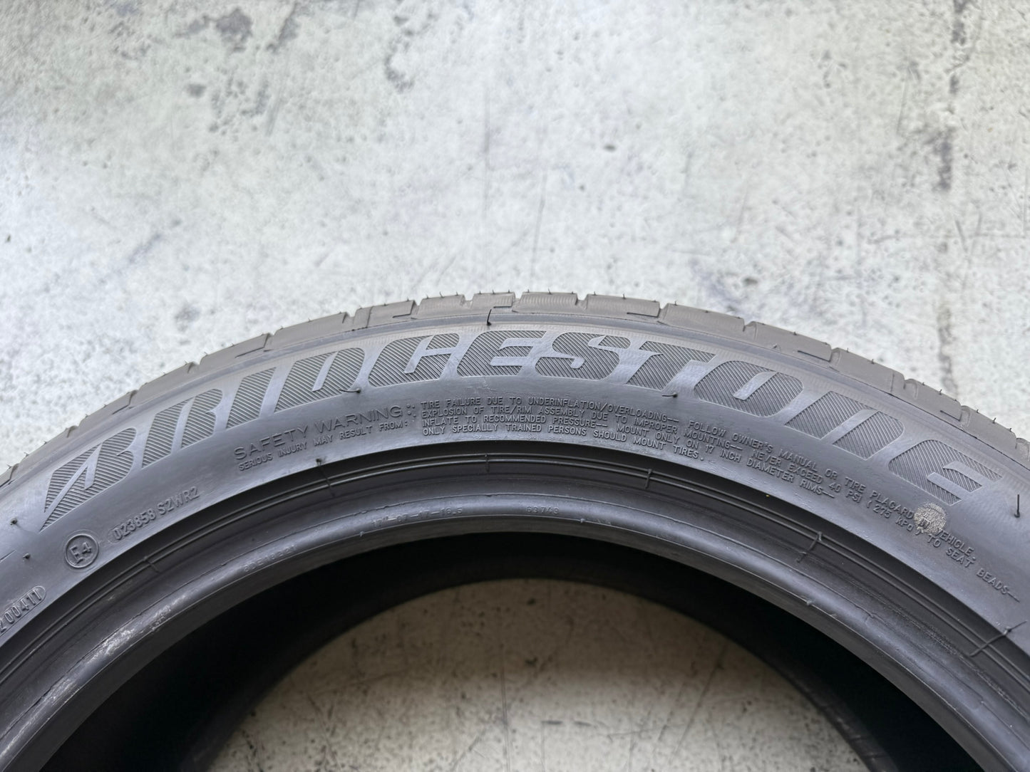 Usato: 4 Gomme 225/50R17 94W Runflat Bridgestone Estive 90% residui