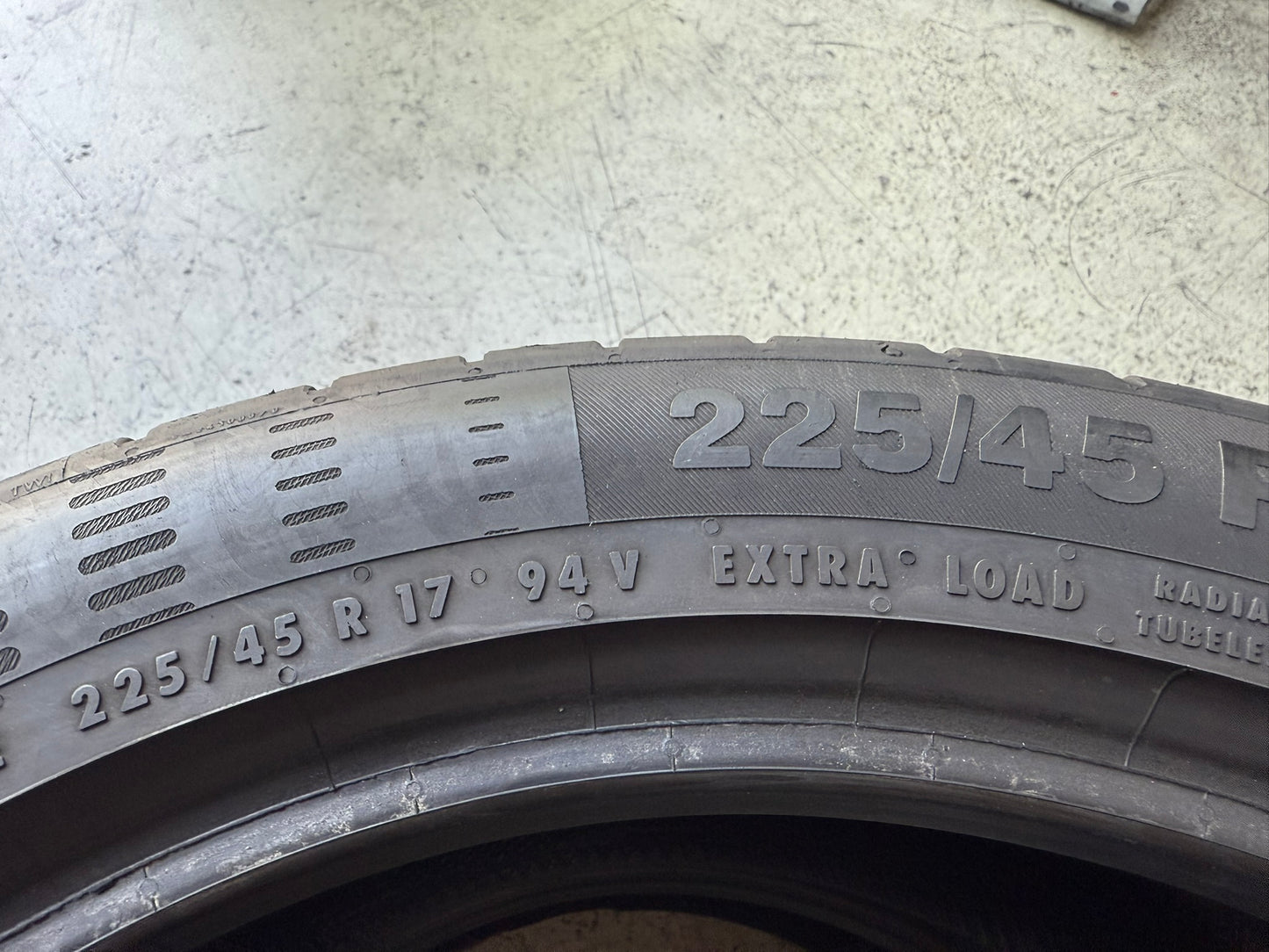 Usato: 2 Gomme 225/45R17 94V XL Continental Estive 90% residui