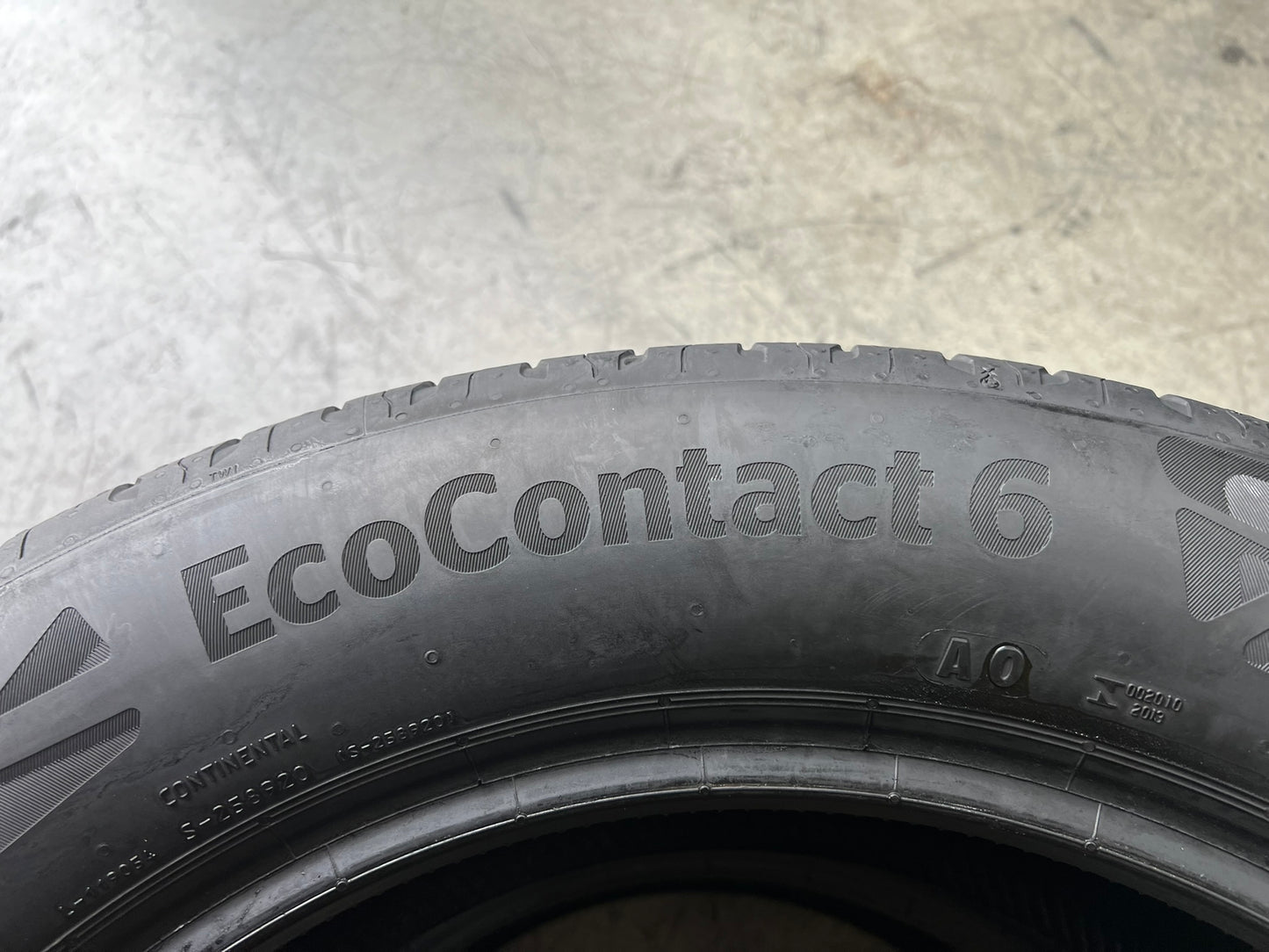Usato: 2 Gomme 235/55R18 100V Continental estive 80% residui