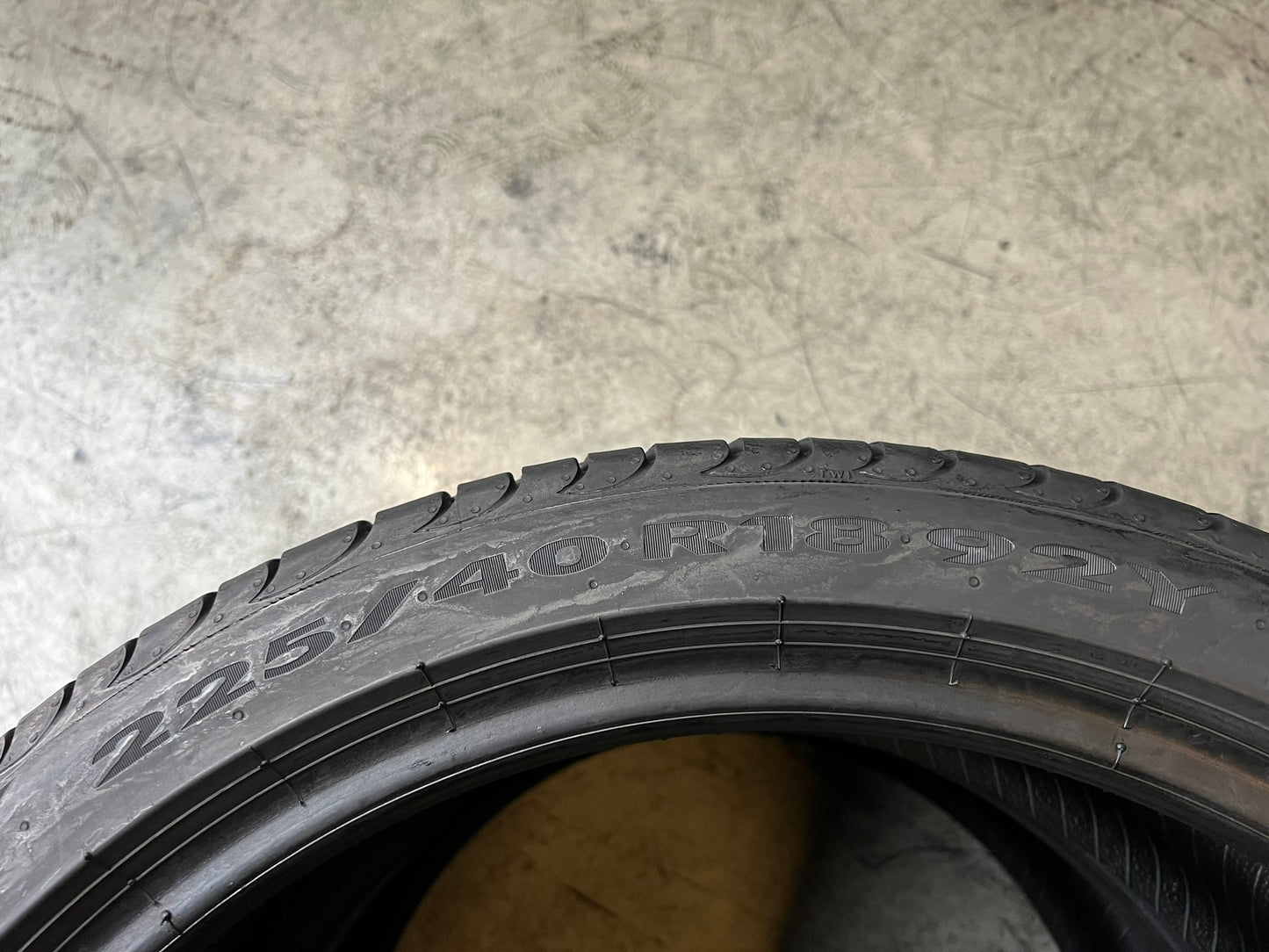 Usato: 2 Gomme 225/40R18 92Y XL Pirelli estive 85% residui