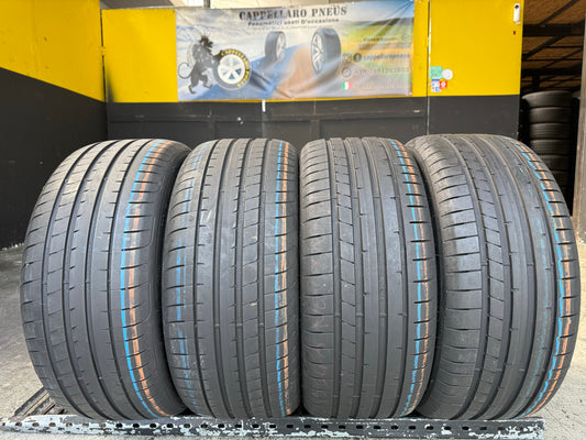 Usato: 4 Pneumatici x2 Goodyear x2 Dunlop 225/40R18 92Y XL Estivi 90/95% residui