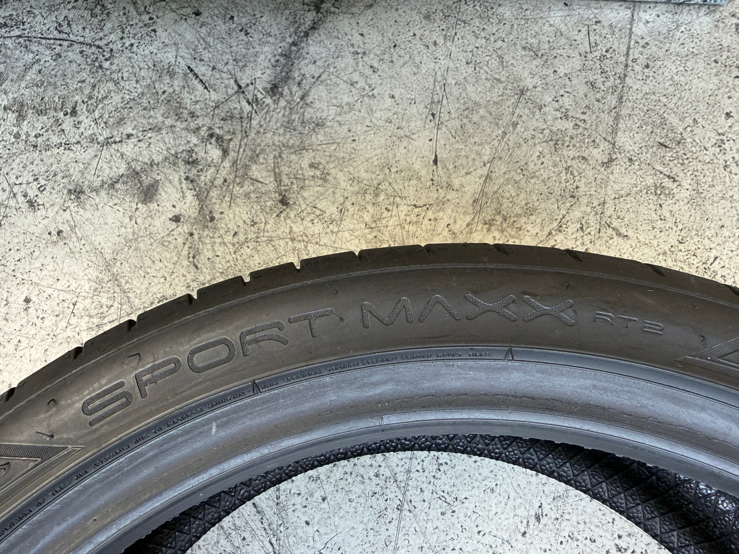 Usato: 4 Pneumatici x2 Goodyear x2 Dunlop 225/40R18 92Y XL Estivi 90/95% residui
