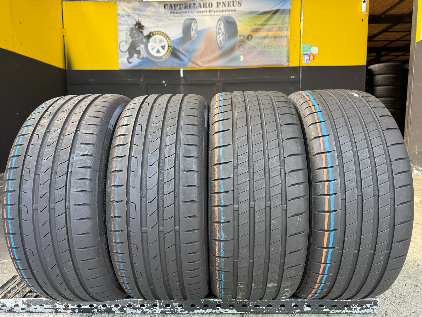 Usato: 4 Pneumatici x2 Bridgestone x2 Continental 225/40R18 92Y XL Estivi 85% residui