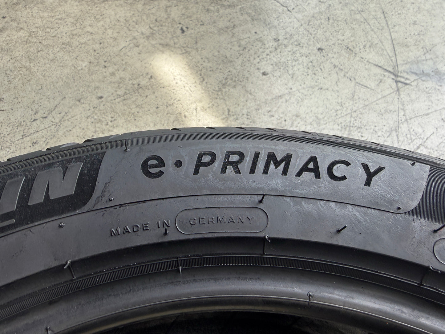Usato: 2 Pneumatici Michelin e-Primacy 195/60R18 96H XL Estivi 80% residui