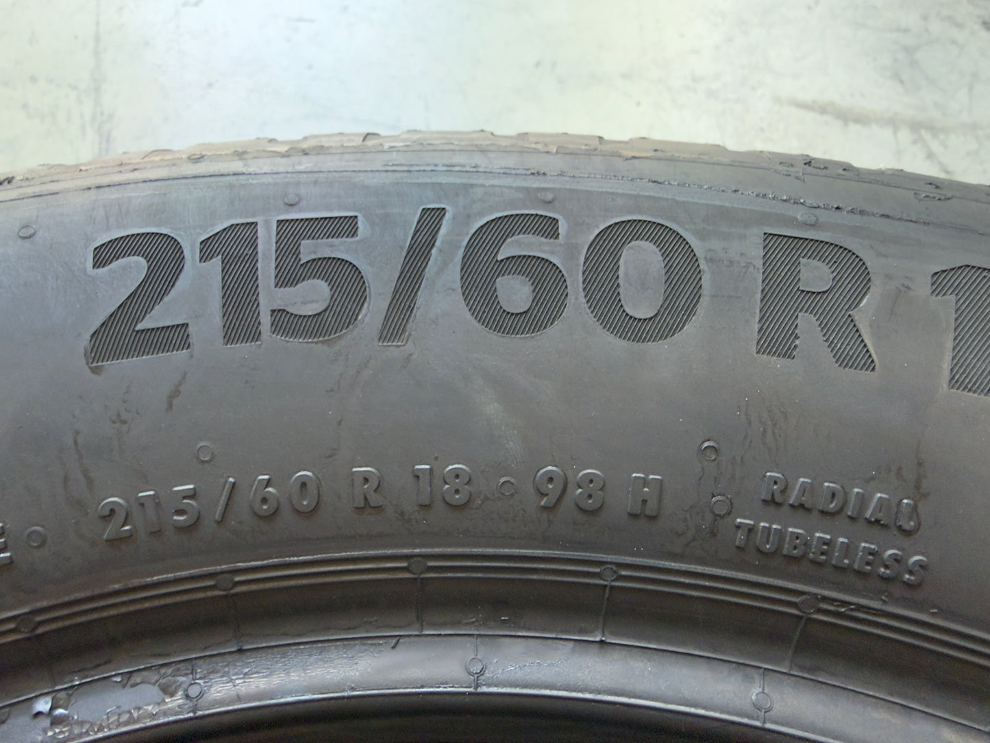 Usato: 2 Pneumatici Continental EcoContact 6 Q 215/60R18 98H Estivi 90% residui