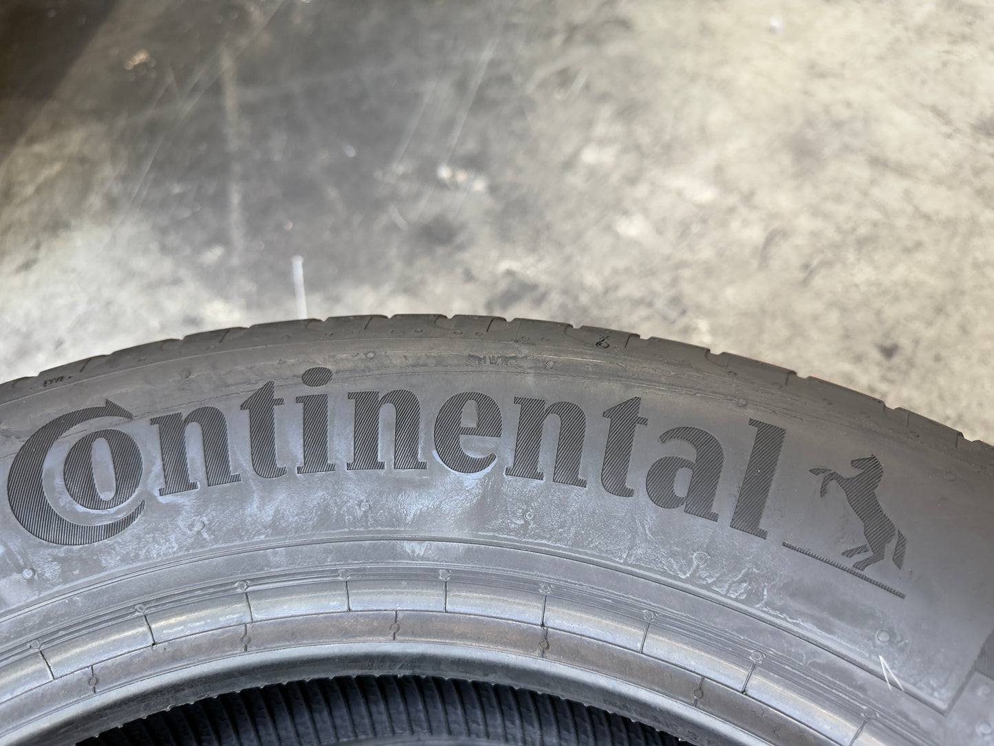 Usato: 2 Pneumatici Continental EcoContact 6 Q 215/60R18 98H Estivi 90% residui