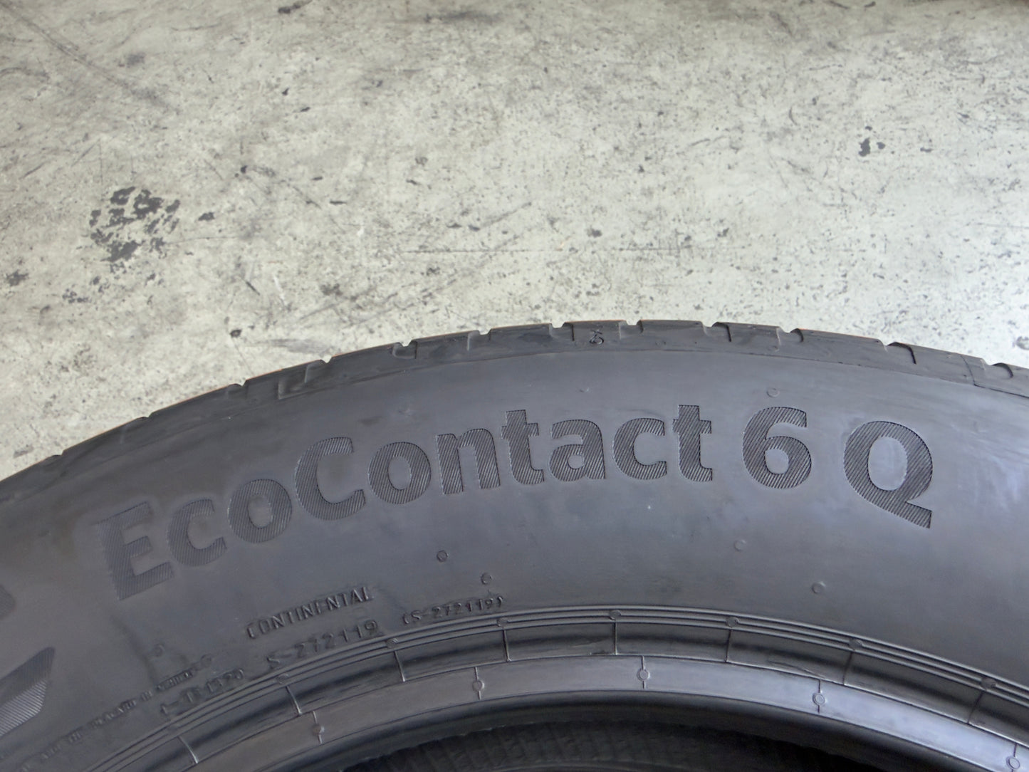 Usato: 2 Pneumatici Continental EcoContact 6 Q 215/60R18 98H Estivi 90% residui