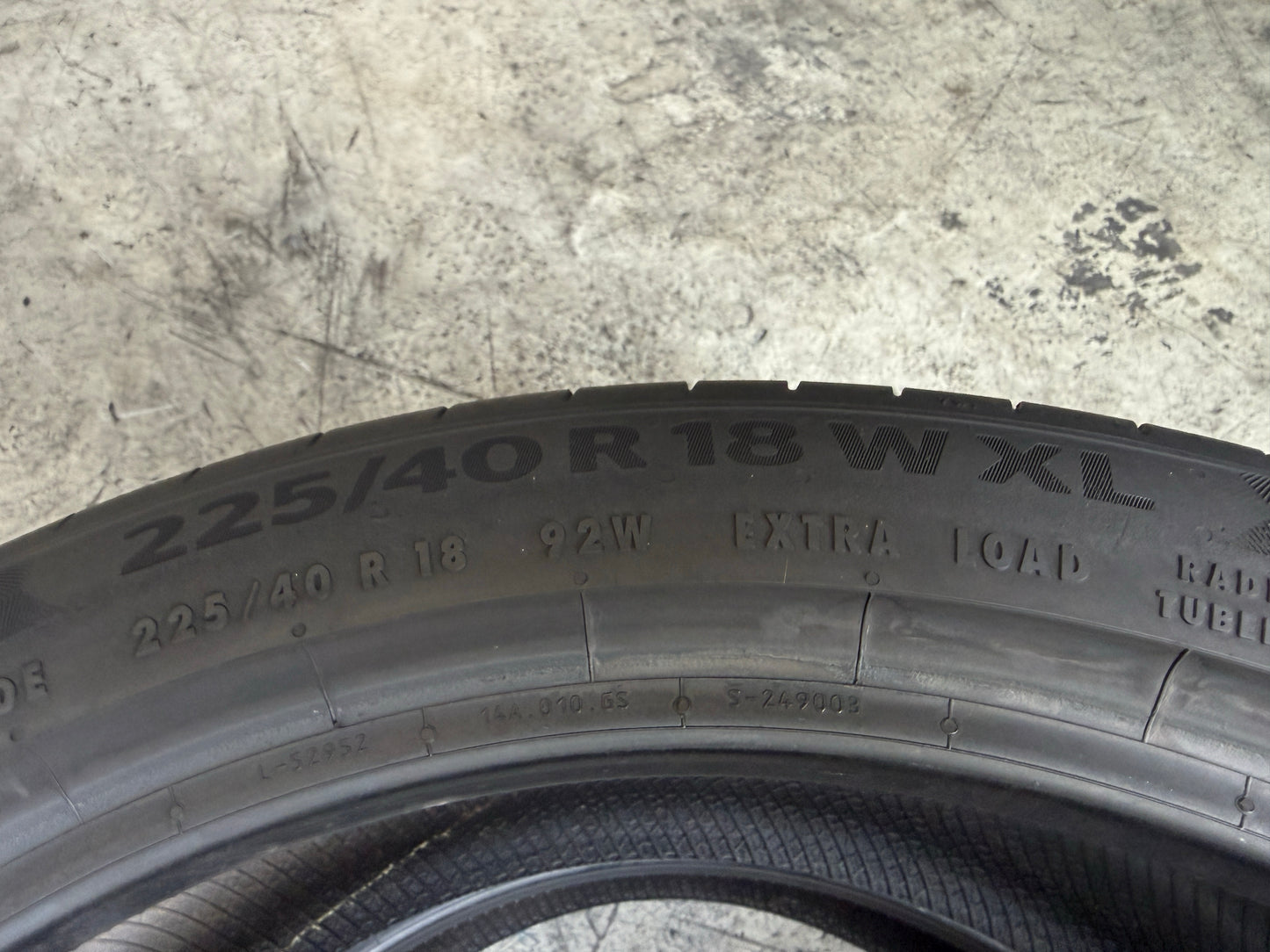 Usato: 2 Pneumatici Continental PremiumContact 6 225/40R18 92W XL FR Estive 80% Residui