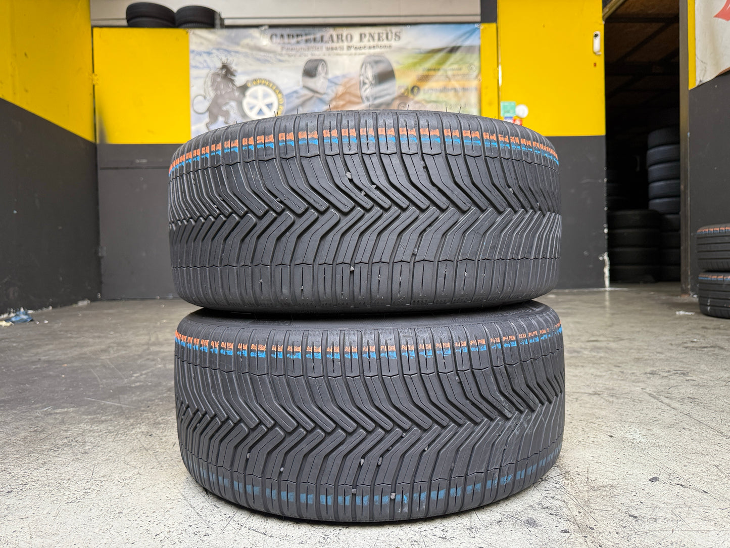 Usato: 2 Pneumatici Michelin CrossClimate+ 225/40R18 92Y XL Run Flat MFS 4 Stagioni 80% Residui