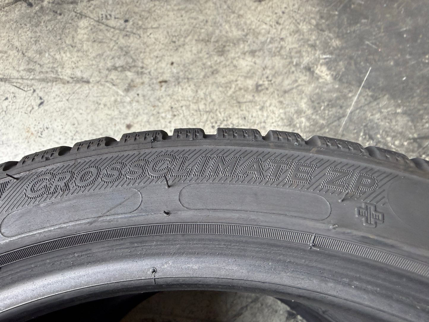 Usato: 2 Pneumatici Michelin CrossClimate+ 225/40R18 92Y XL Run Flat MFS 4 Stagioni 80% Residui