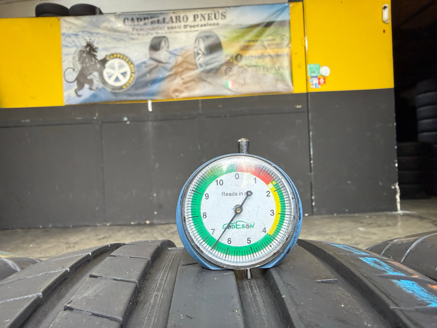 Usato: 4 Pneumatici Dunlop Sport Maxx RT + Sport Maxx RT2 225/40R18 92Y XL Estive 90-95% Residui