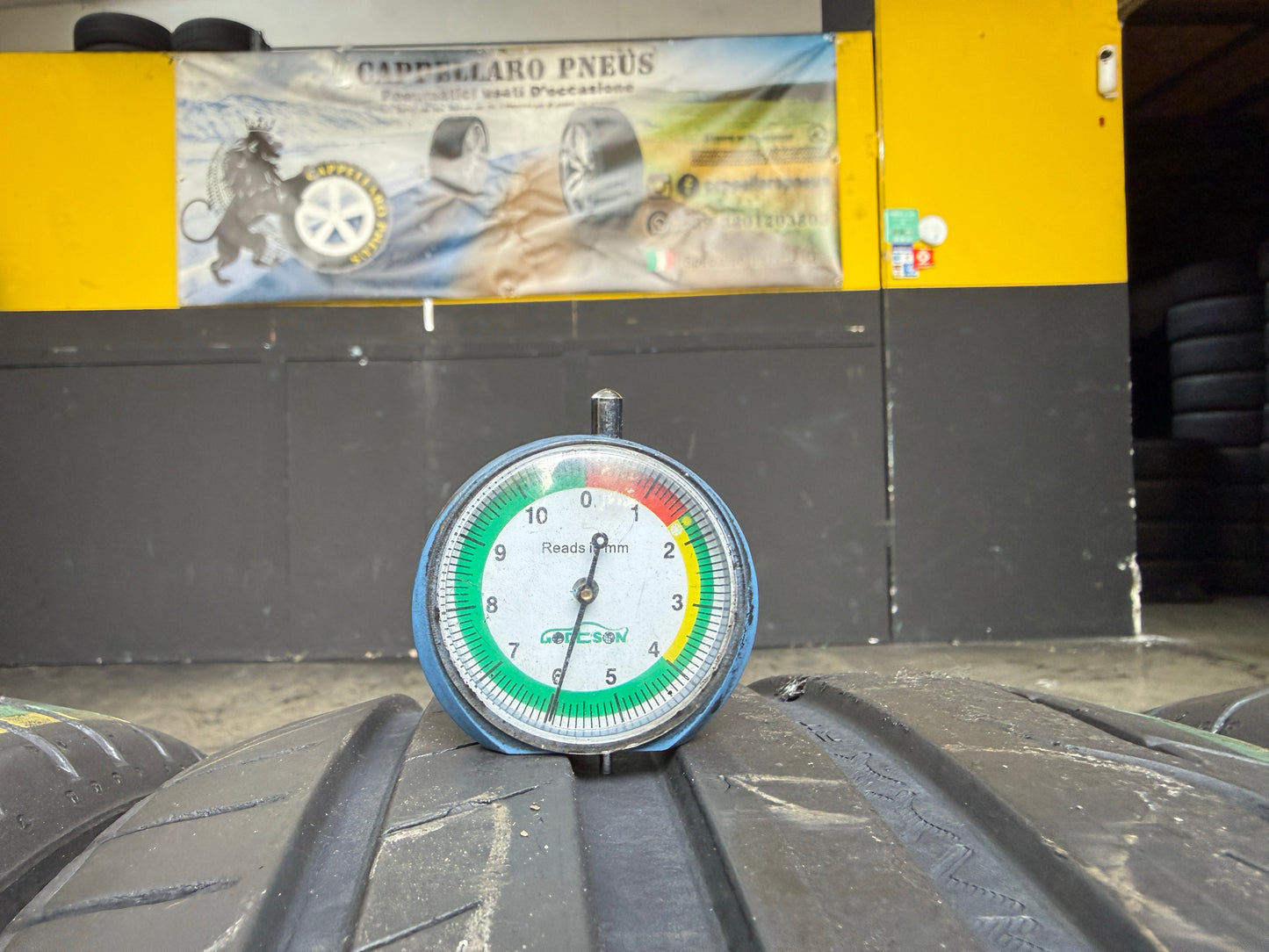 Usato: 4 Pneumatici Dunlop Sport Maxx RT + Sport Maxx RT2 225/40R18 92Y XL Estive 90-95% Residui