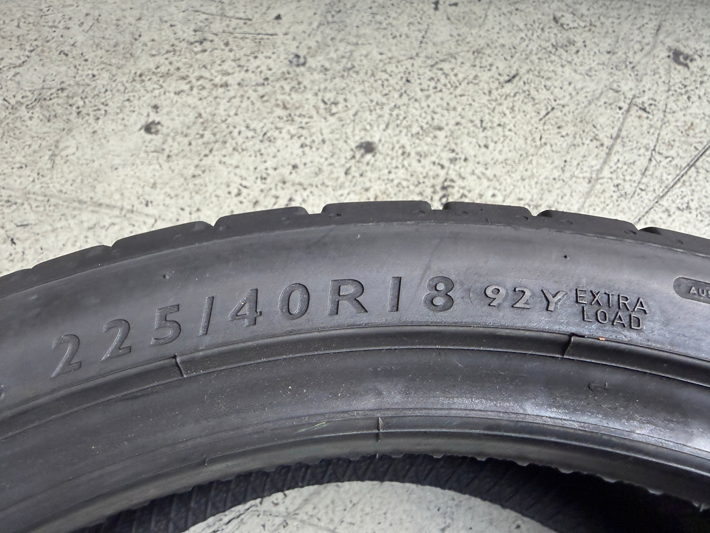 Usato: 4 Pneumatici Dunlop Sport Maxx RT + Sport Maxx RT2 225/40R18 92Y XL Estive 90-95% Residui