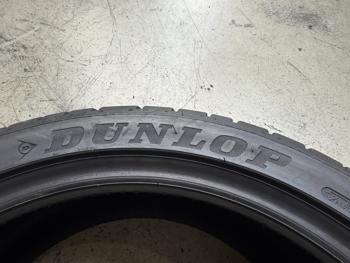 Usato: 4 Pneumatici Dunlop Sport Maxx RT + Sport Maxx RT2 225/40R18 92Y XL Estive 90-95% Residui