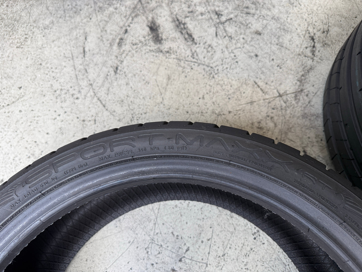 Usato: 4 Pneumatici Dunlop Sport Maxx RT + Sport Maxx RT2 225/40R18 92Y XL Estive 90-95% Residui