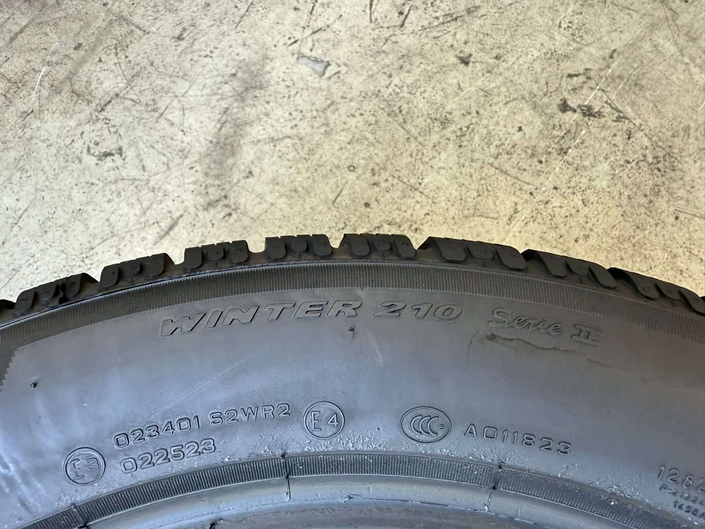 Usato: 2 Gomme 215/55R17 98H XL Pirelli Invernali 85% residui