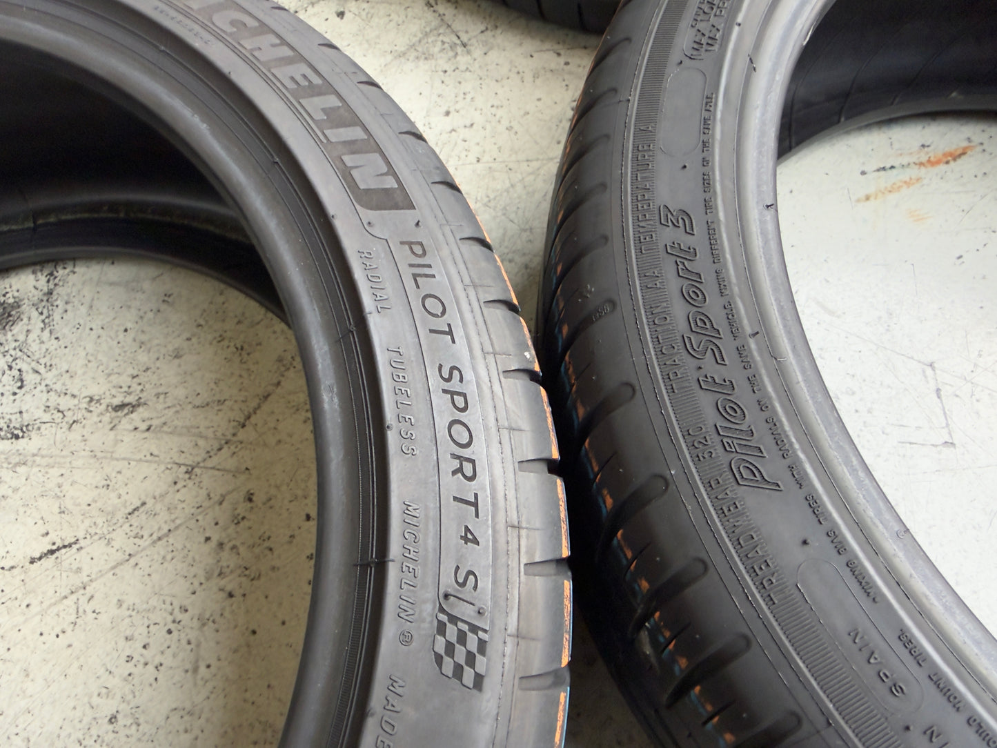 Usato: 4 Pneumatici Michelin Pilot Sport 4 S + Pilot Sport 3 XL 225/40R18 92Y Estive 80% Residui
