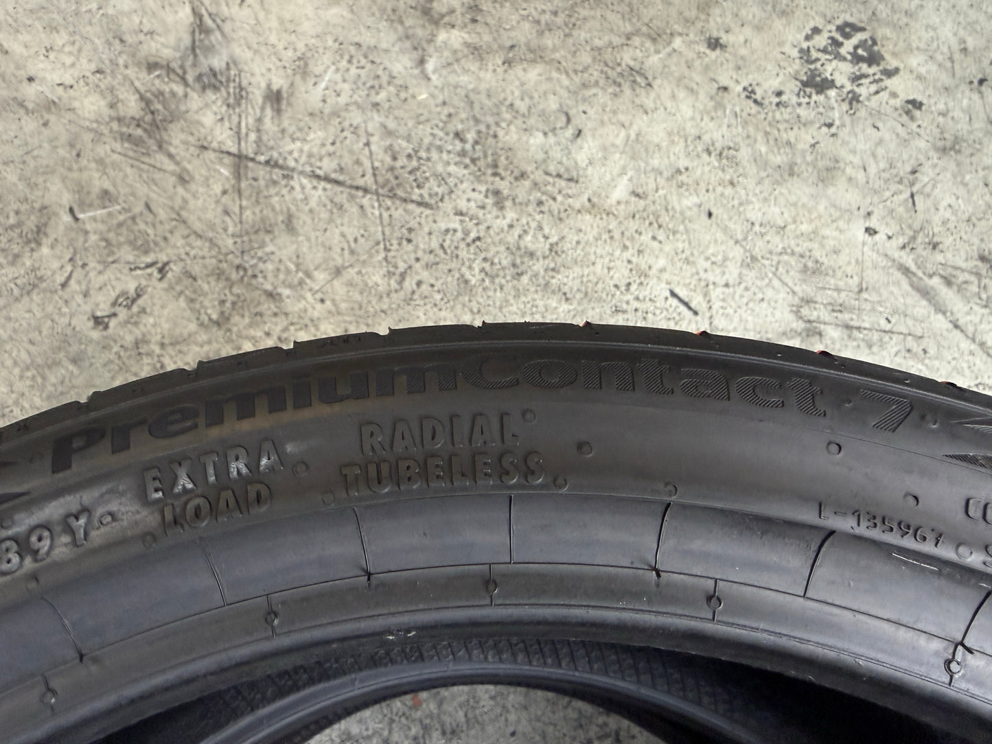 Usato: 2 Pneumatici Continental PremiumContact 7 215/40R18 89Y XL Estive 85% Residui