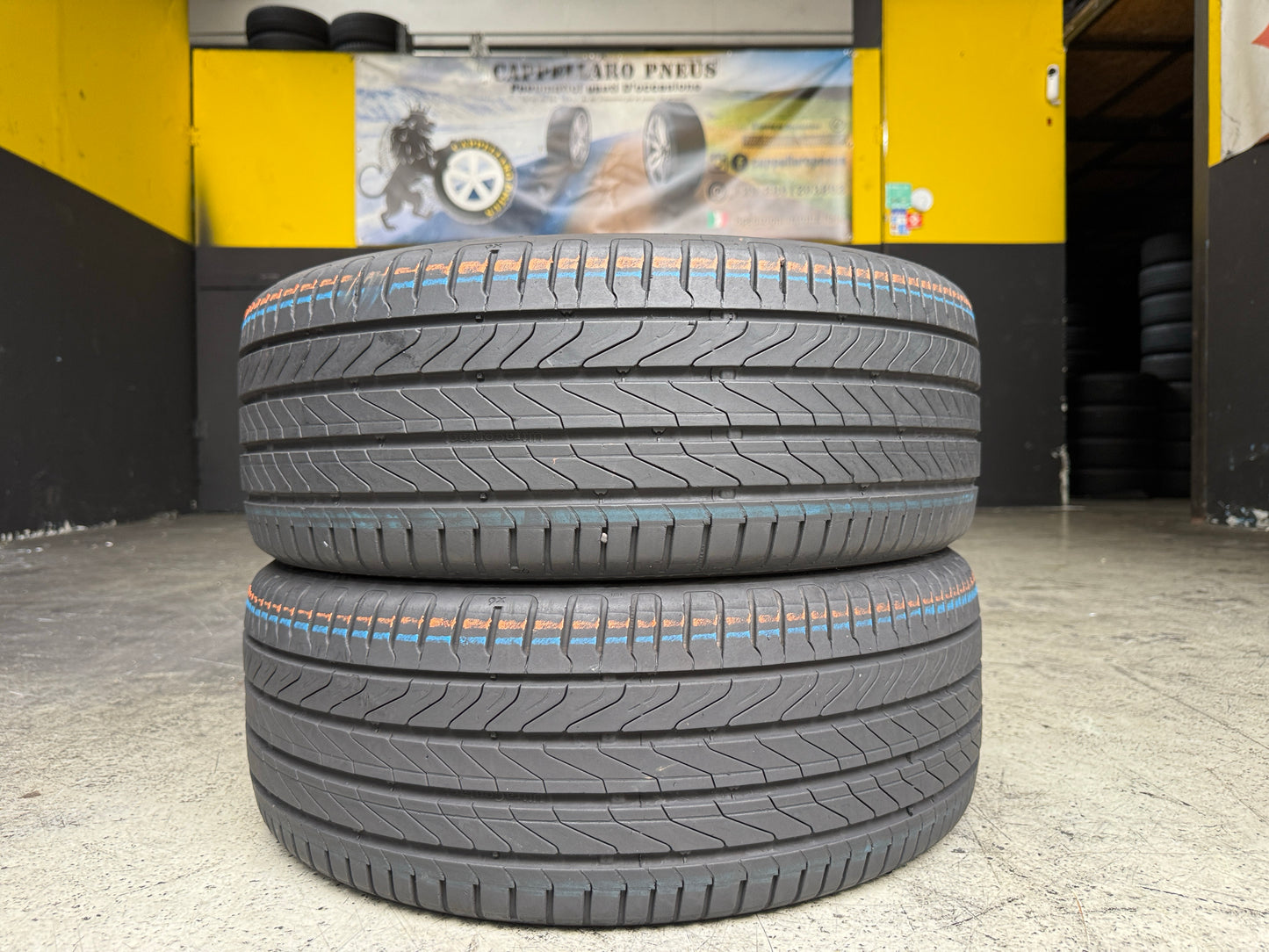 Usato: 2 Pneumatici Continental UltraContact 215/45R18 89W FR EVc Estive 90% Residui
