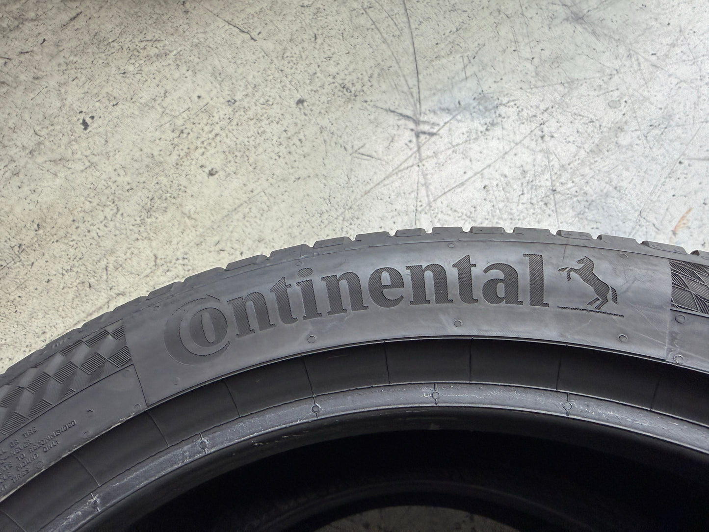 Usato: 2 Pneumatici Continental UltraContact 215/45R18 89W FR EVc Estive 90% Residui