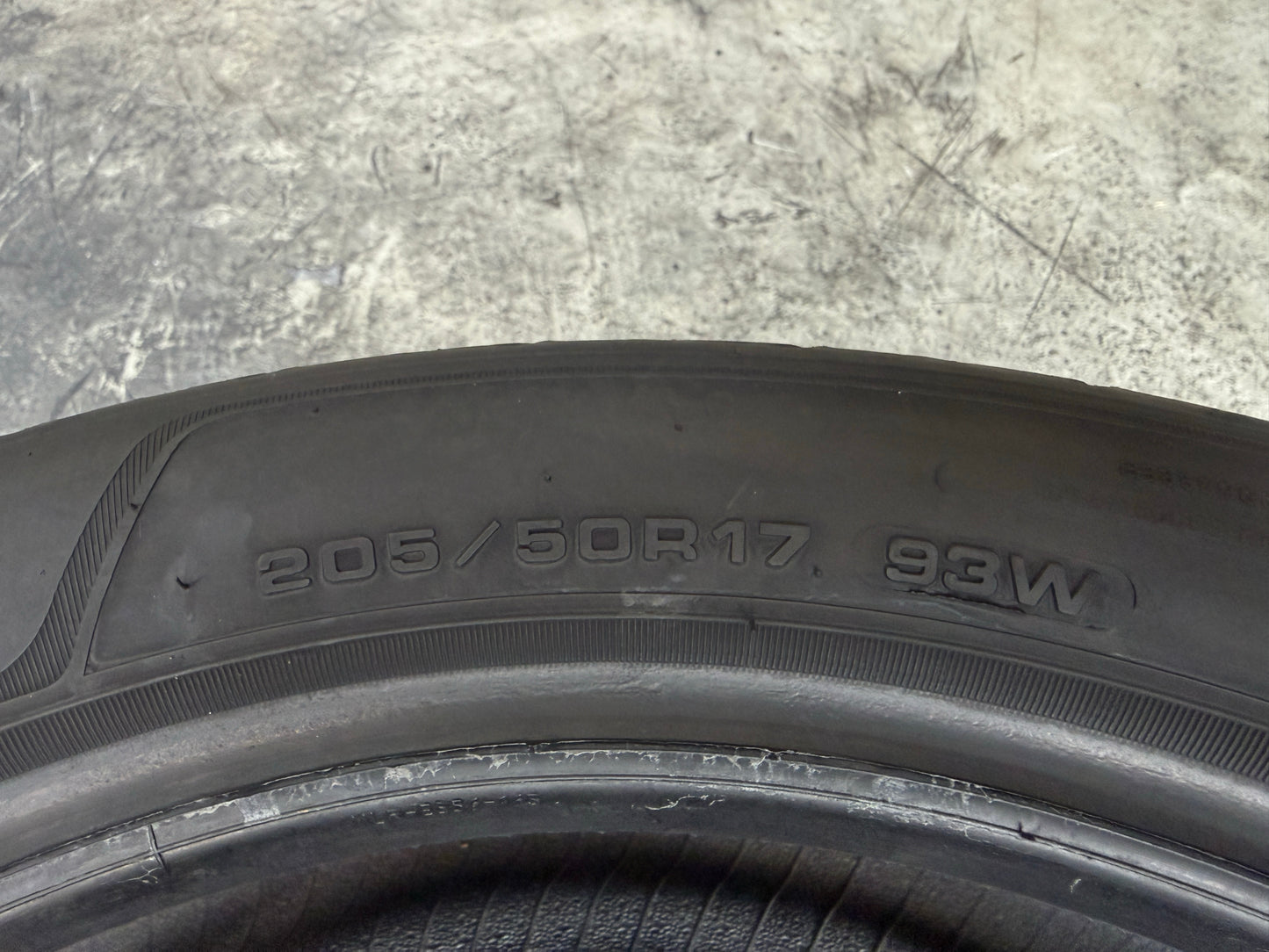 Usato: 2 Pneumatici Goodyear EfficientGrip Performance 2 205/50R17 93W XL Estive 85% Residui