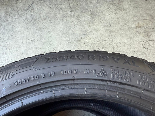 Usato: 2 Gomme 255/40R19 100V XL Barum Invernali 95% residui