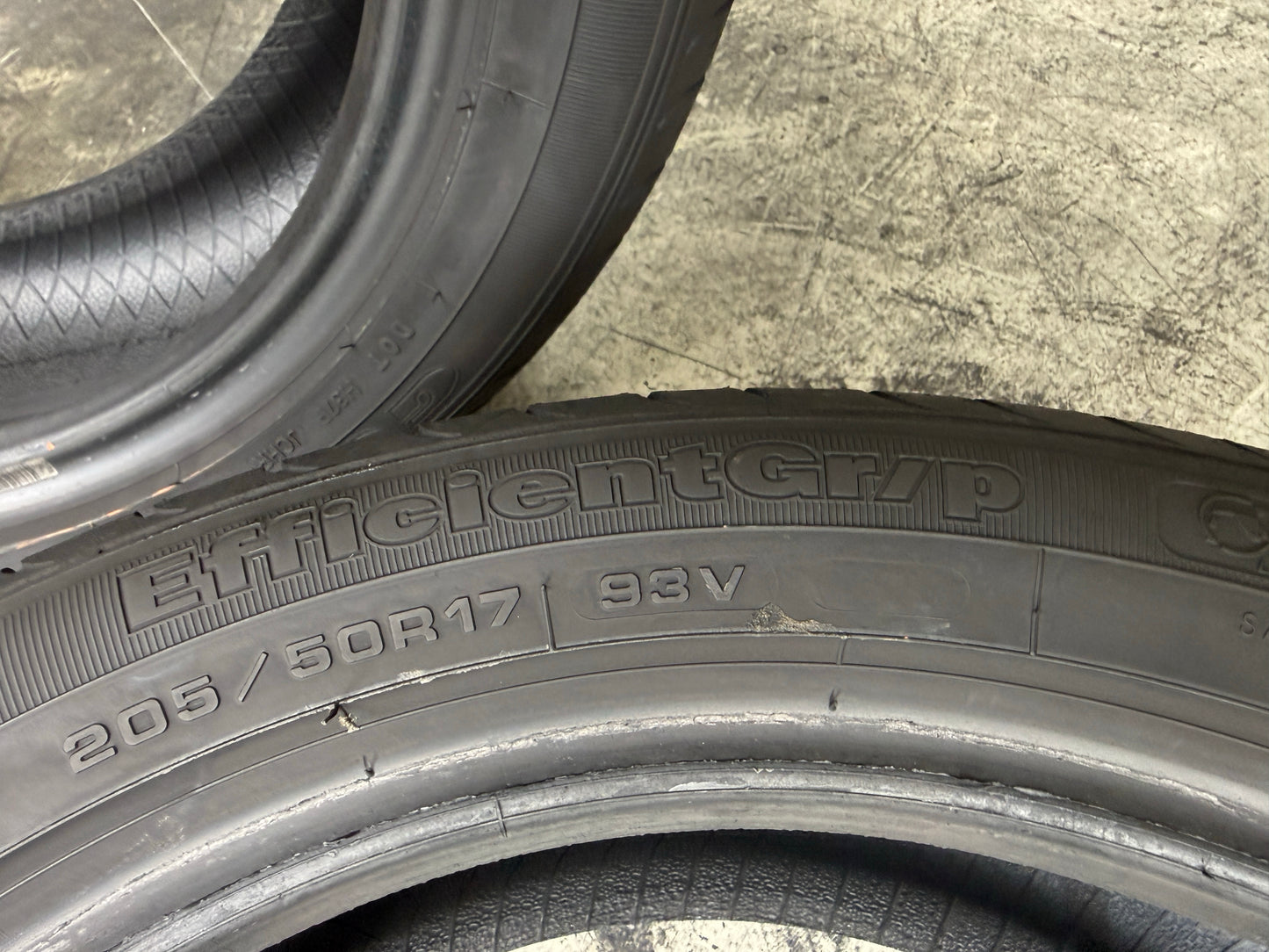 Usato: 2 Pneumatici Goodyear EfficientGrip Performance 205/50R17 93V XL Estive 90% Residui