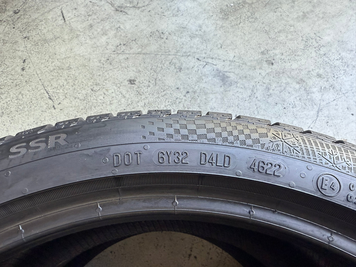 Usato: 2 Gomme 255/35R19 96V XL Continental Invernali Run Flat 85% residui