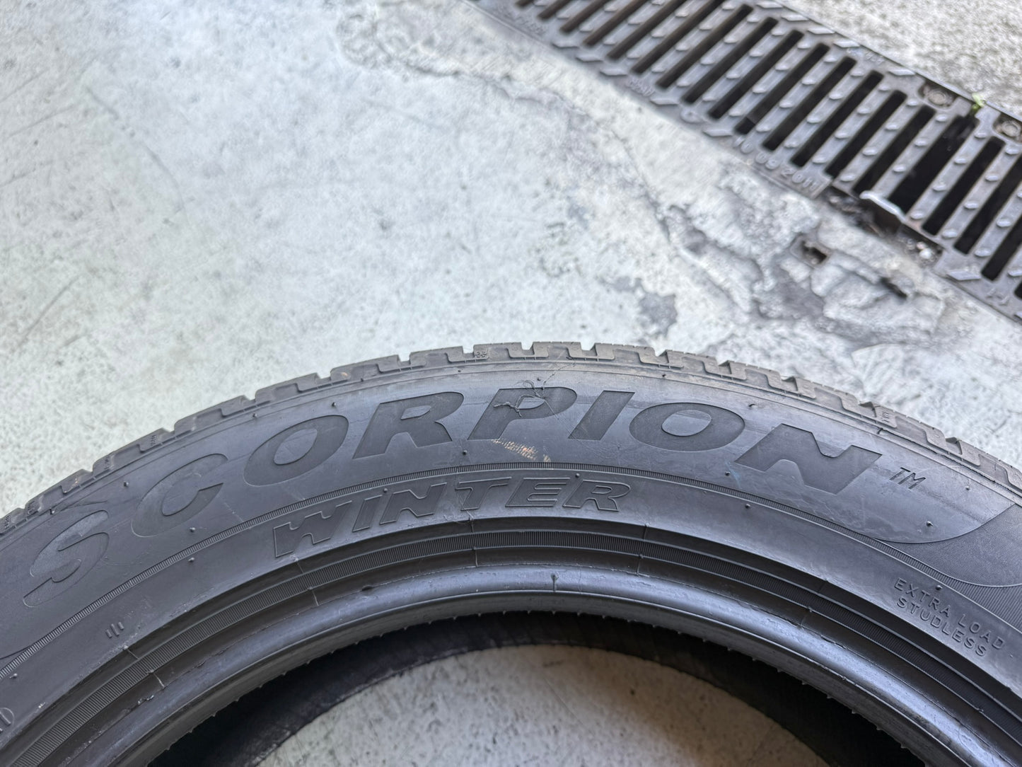 Usato: 4 Gomme 235/55R19 105V XL Pirelli Invernali 80% residui