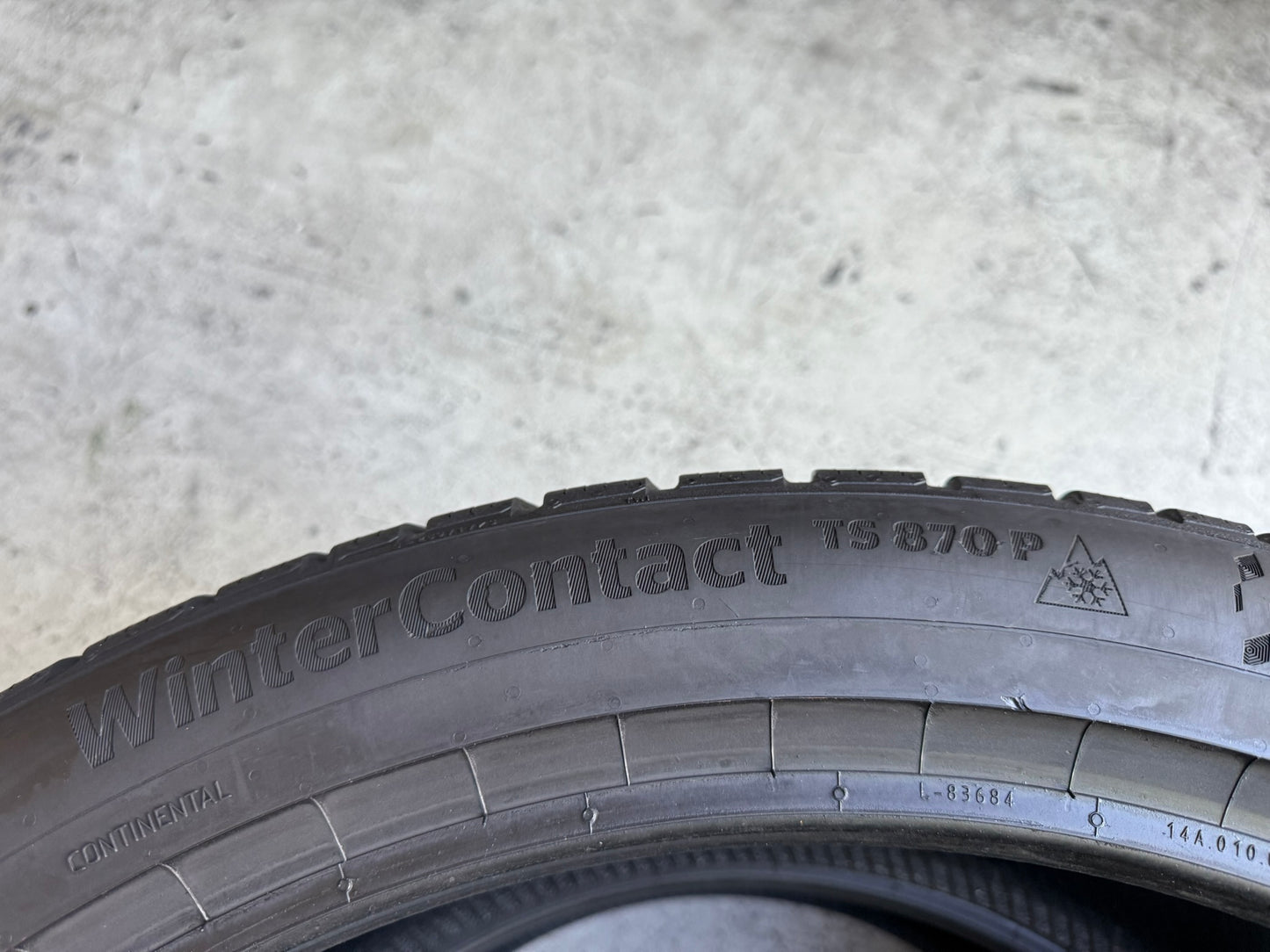 Usato: 2 Gomme 255/40R21 102T XL Continental Invernali 95% residui