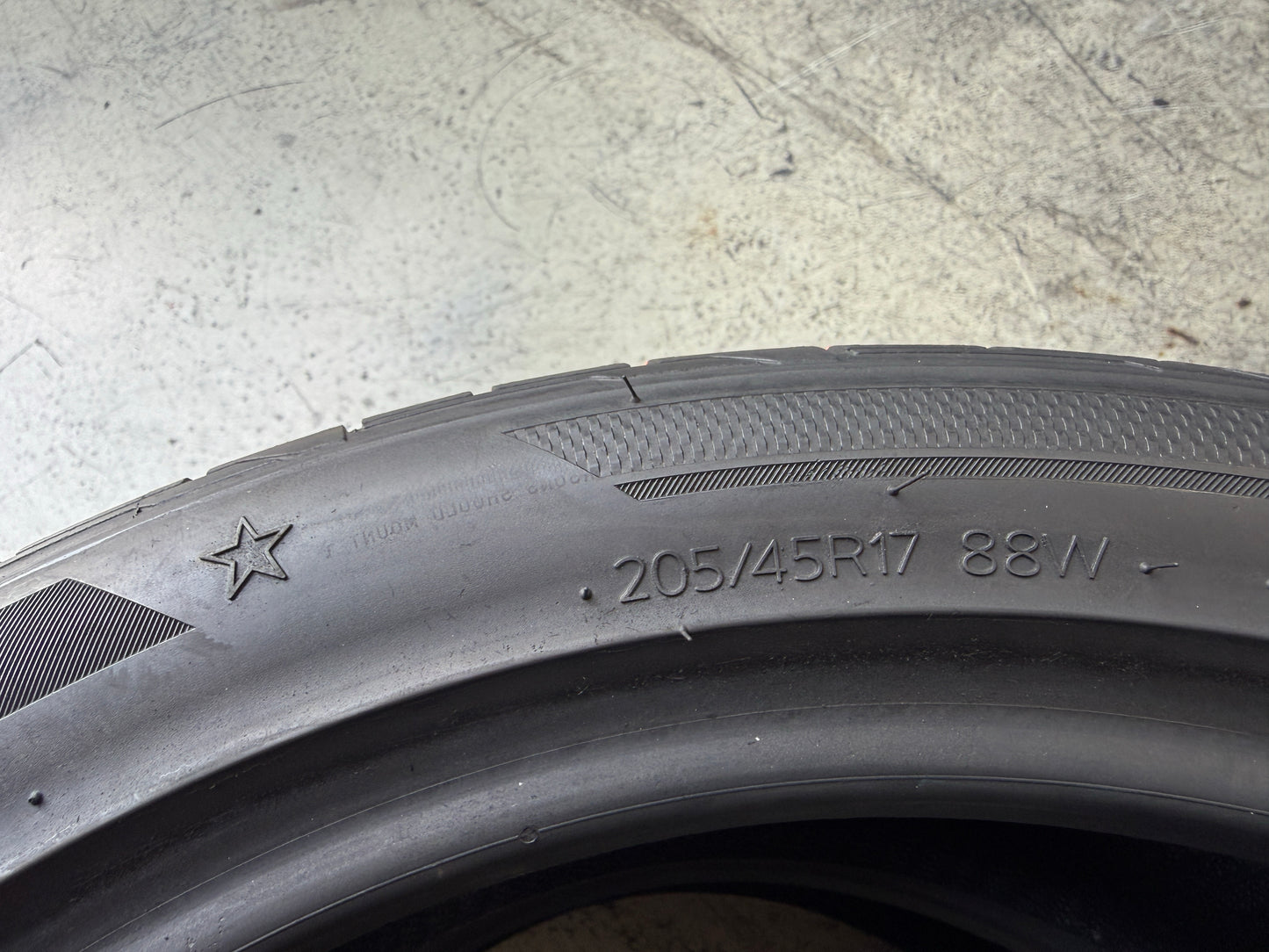 Usato: 2 Pneumatici Hankook Ventus S1 Evo3 K127 205/45R17 88W XL * BMW FSL Estive 80% Residui DOT 2025