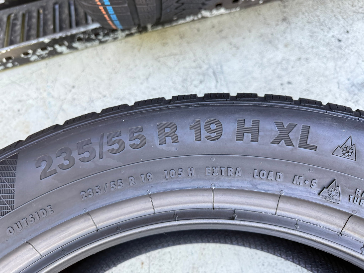 Usato: 4 Gomme 235/55R19 105H XL Continental Invernali 80% residui