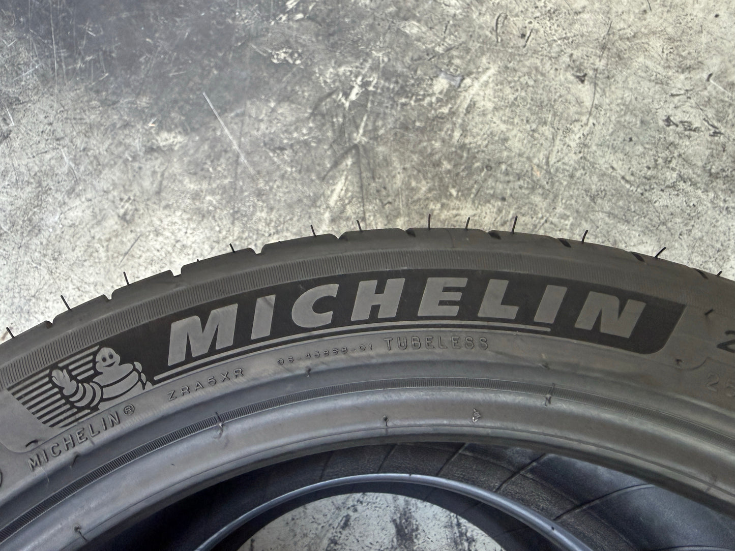 Usato: 2 Pneumatici Michelin Pilot Sport 4 255/40R17 98Y XL Estive 80% Residui