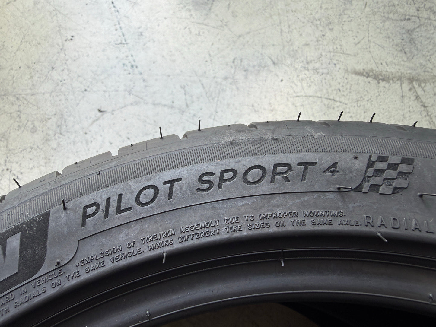 Usato: 2 Pneumatici Michelin Pilot Sport 4 255/40R17 98Y XL Estive 80% Residui
