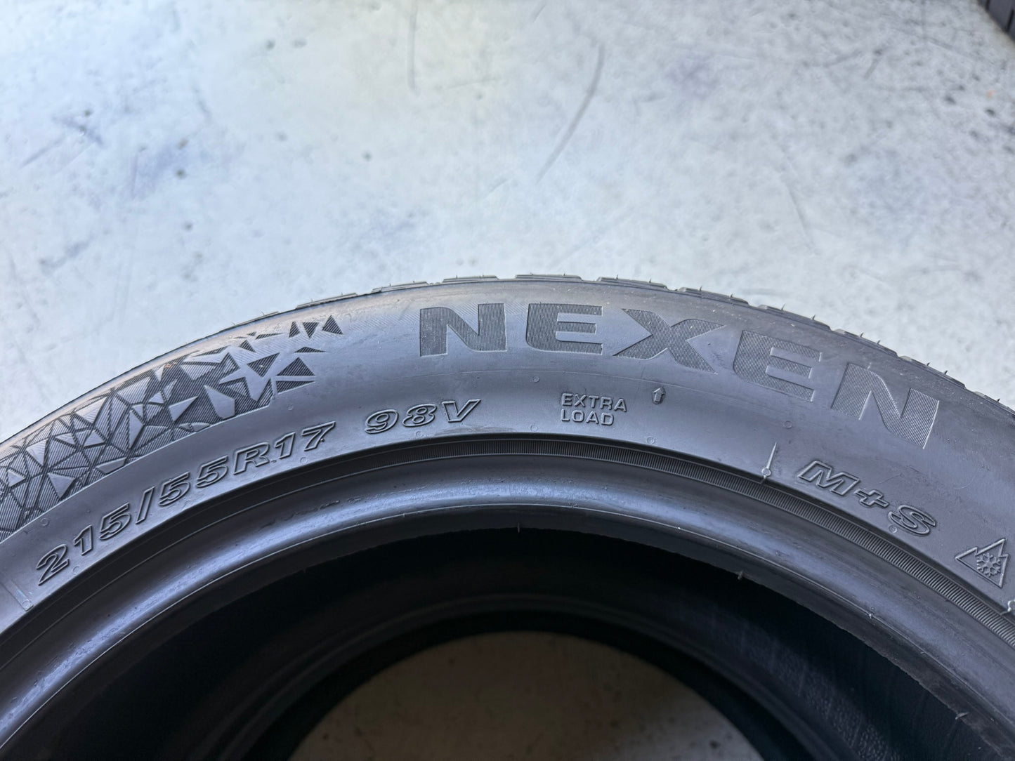 Usato: 2 Gomme 215/55R17 98V XL Nexen Invernali 99% residui