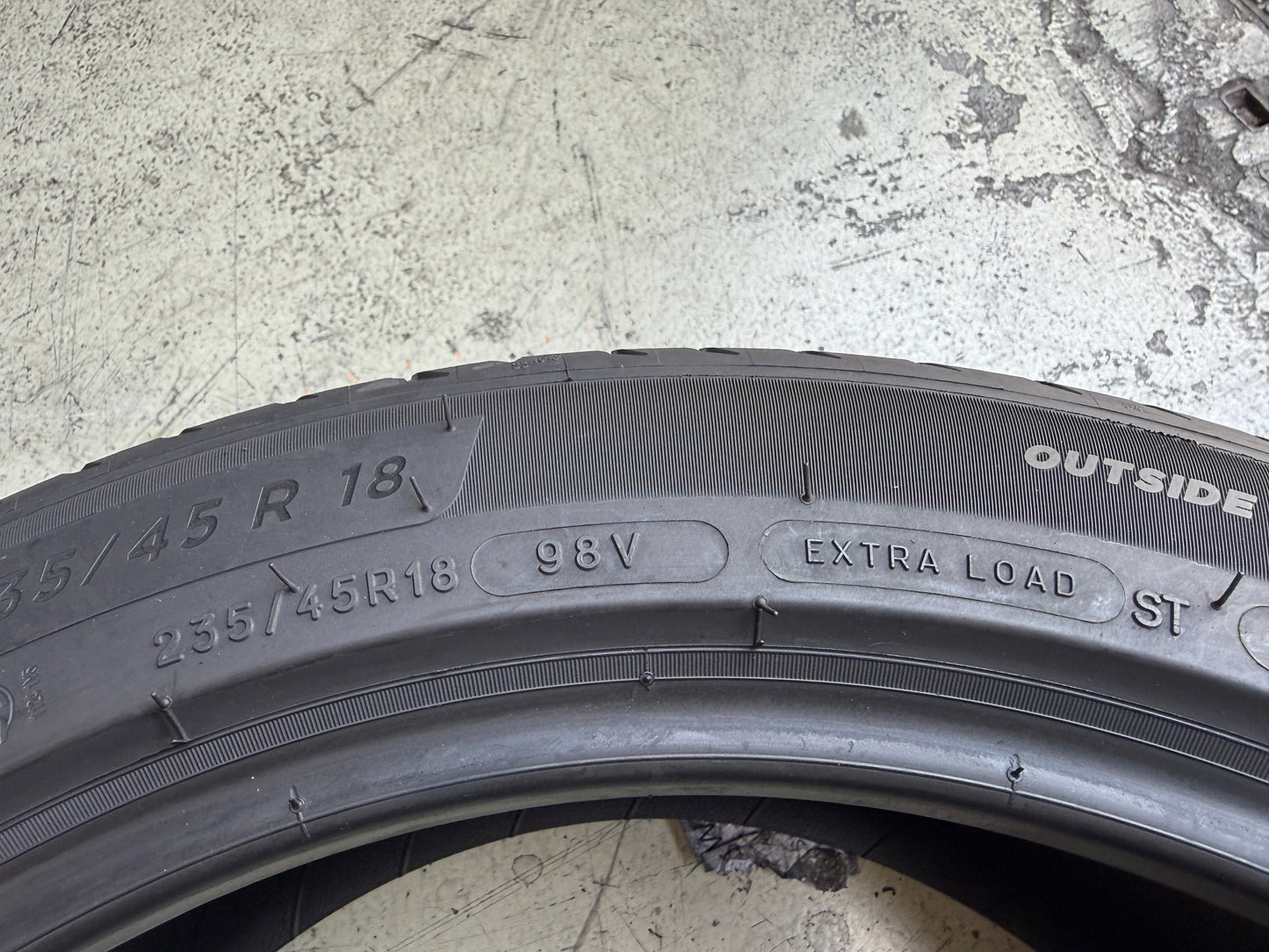 Usato: 4 Pneumatici Michelin e.Primacy Acoustic T2 MFS 235/45R18 98V XL Estive 80% Residui