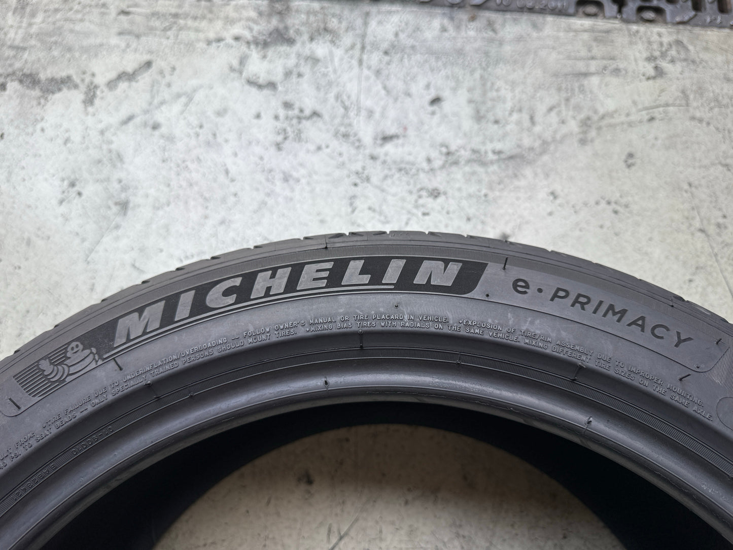 Usato: 4 Pneumatici Michelin e.Primacy Acoustic T2 MFS 235/45R18 98V XL Estive 80% Residui