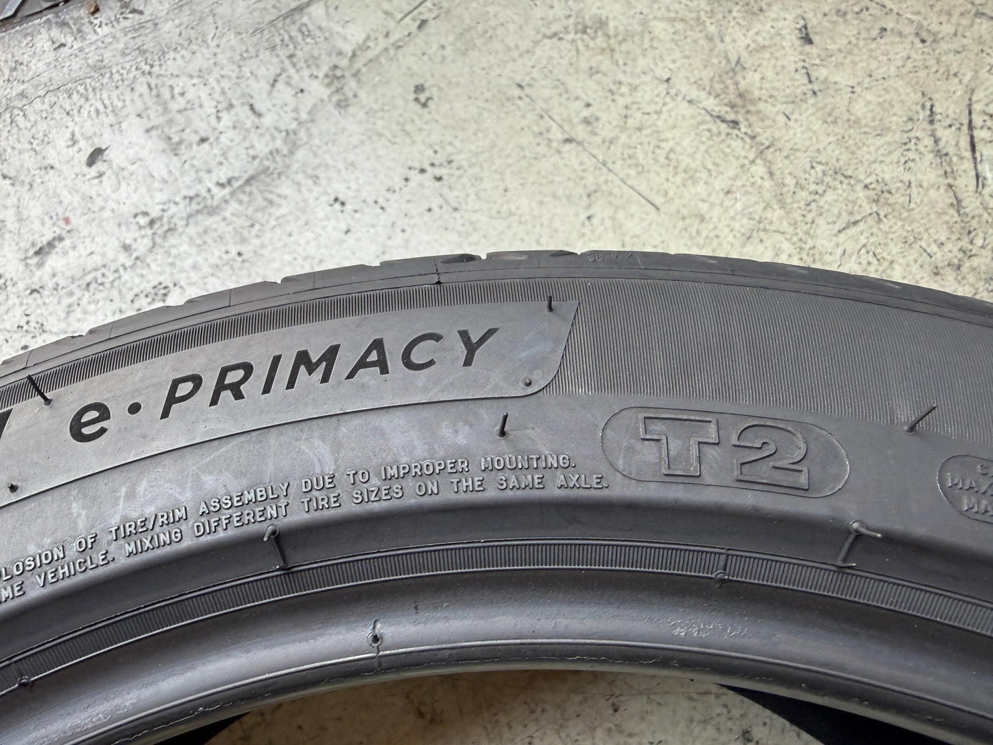 Usato: 4 Pneumatici Michelin e.Primacy Acoustic T2 MFS 235/45R18 98V XL Estive 80% Residui