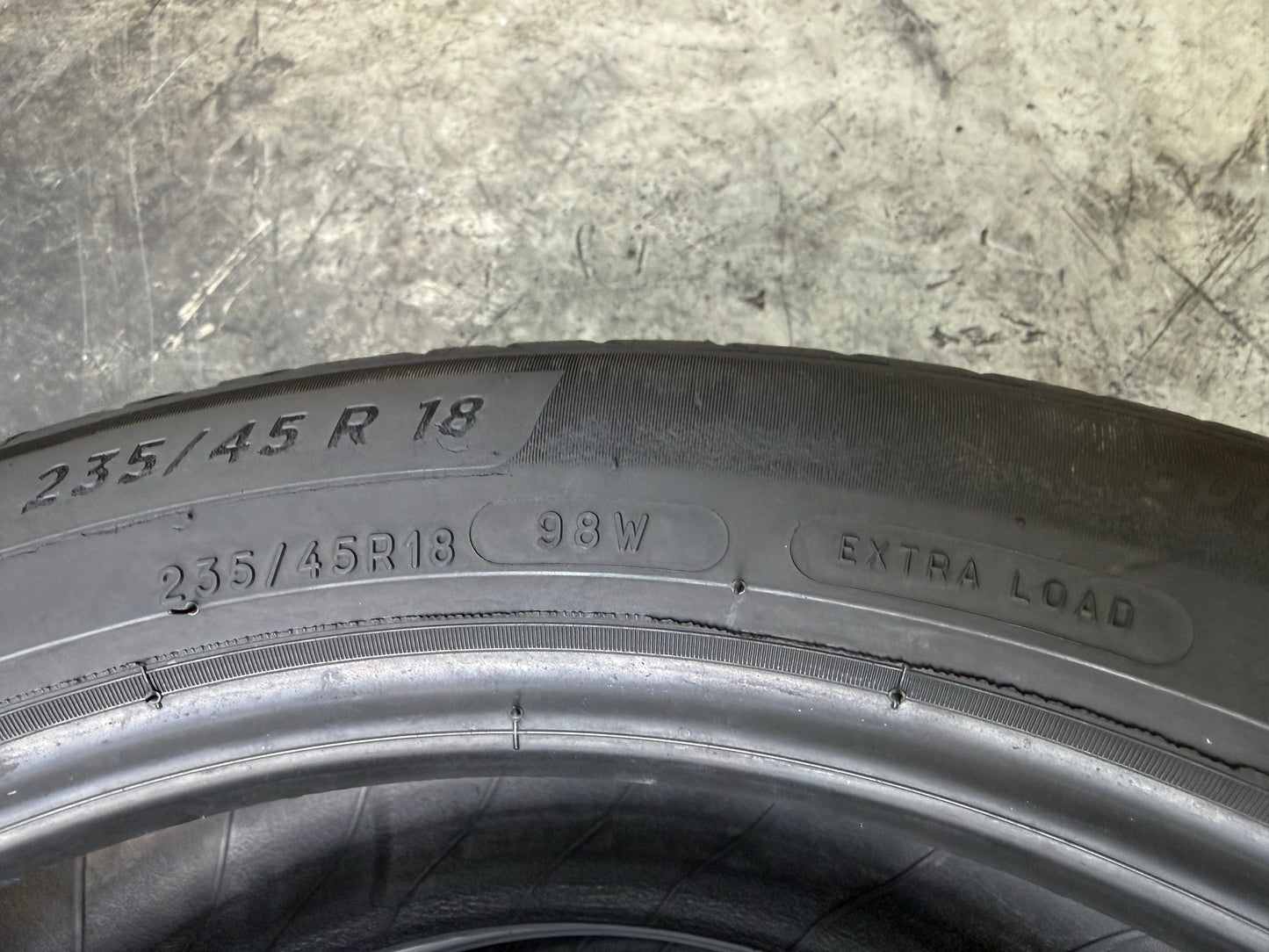 Usato: 2 Pneumatici Michelin Primacy 4 235/45R18 98W XL Estive 75% Residui