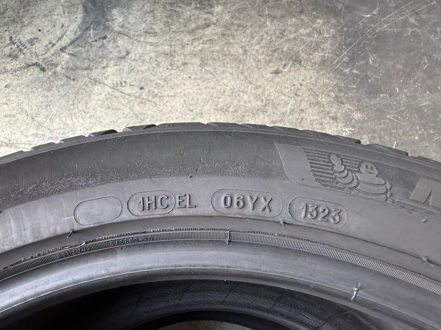Usato: 2 Pneumatici Michelin Primacy 4 235/45R18 98W XL Estive 75% Residui