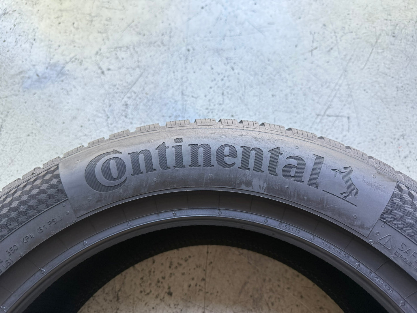 Nuovo: 1 Gomma 215/60R17 96H Continental Invernale