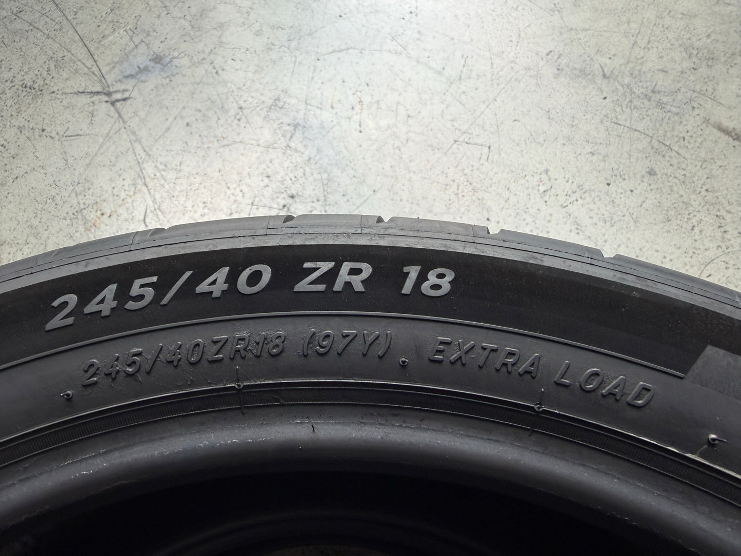 Usato: 2 Pneumatici Michelin Pilot Sport Cup 2 Connect 245/40ZR18 97Y XL Semi-Slick Estive 80% Residui