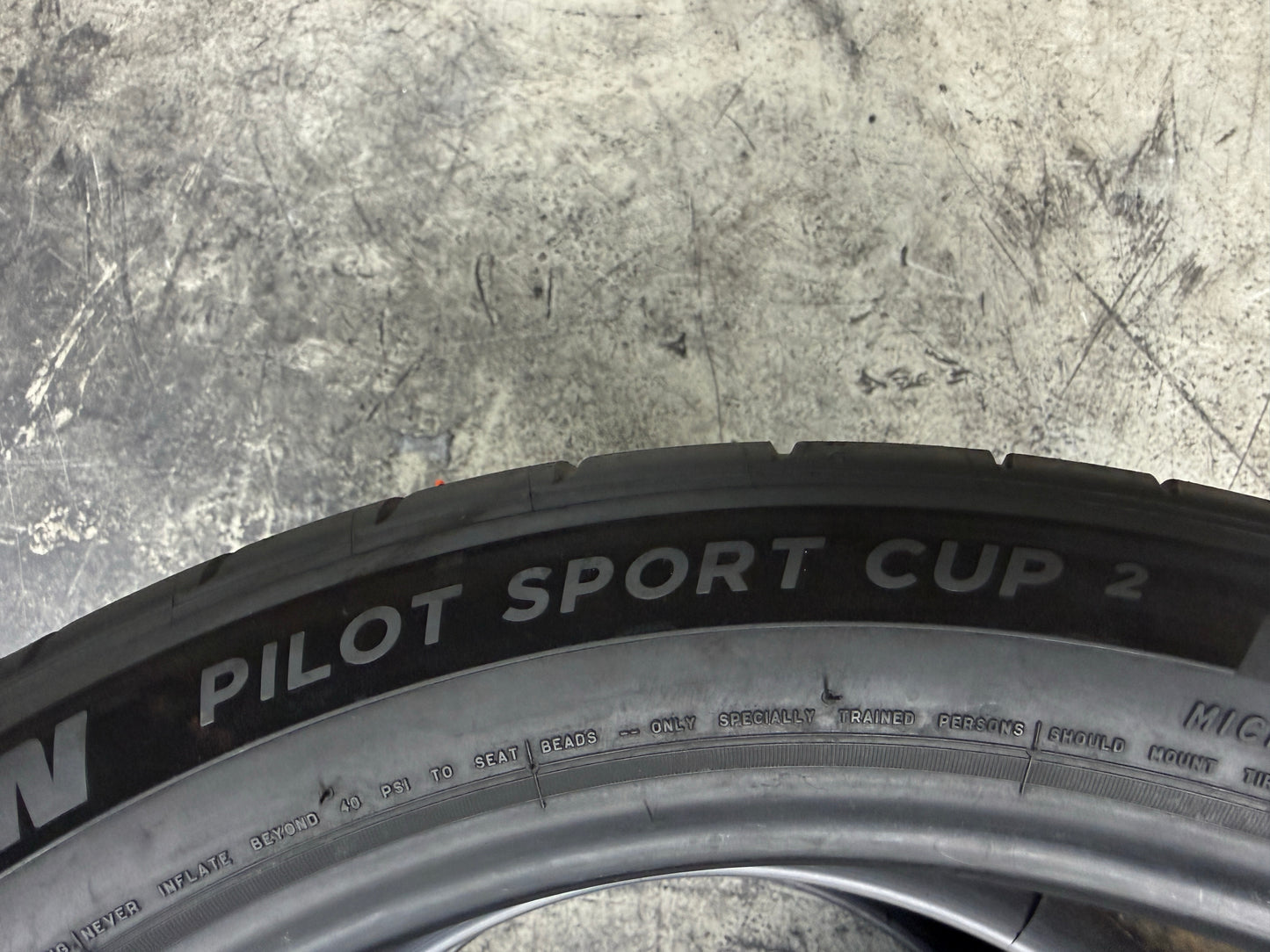 Usato: 2 Pneumatici Michelin Pilot Sport Cup 2 Connect 245/40ZR18 97Y XL Semi-Slick Estive 80% Residui