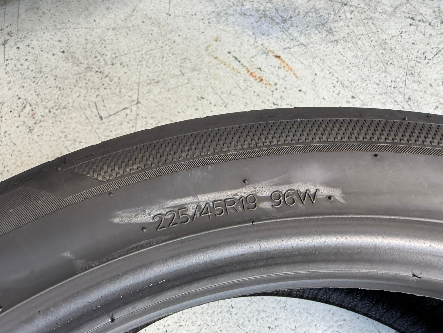 Usato: 4 Pneumatici Hankook Ventus S1 evo3 225/45R19 96W XL Estive 85% Residui